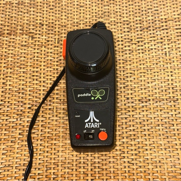 VTG 2004 ATARI Paddle Plug and Play TV Games 13 Built-in Games by Jakks Pacific - Picture 1 of 8